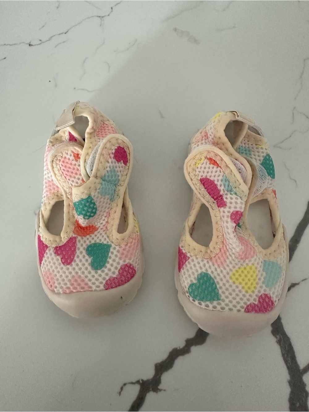 Kids Cream Mesh Water Shoes with Multicolor Heart Print